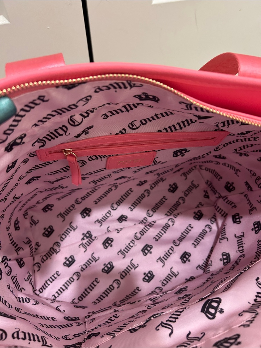 Juicy Couture Exclusive (NWT) Strawberry Festival Tote Bag - Picture 11 of 14